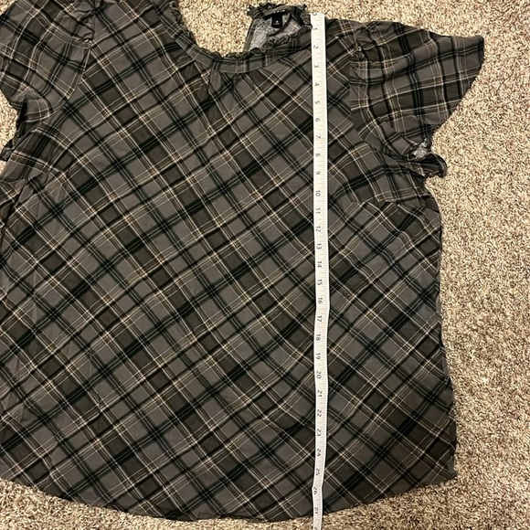 Torrid Gray Plaid Women's Top - Picture 12 of 13